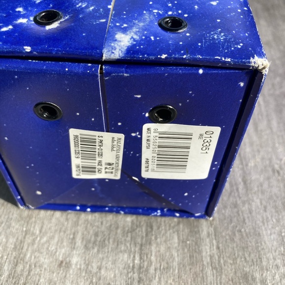 Royal Selangor | Hand Finished Generic Collection Pewter Bud Vase - Picture 14 of 14